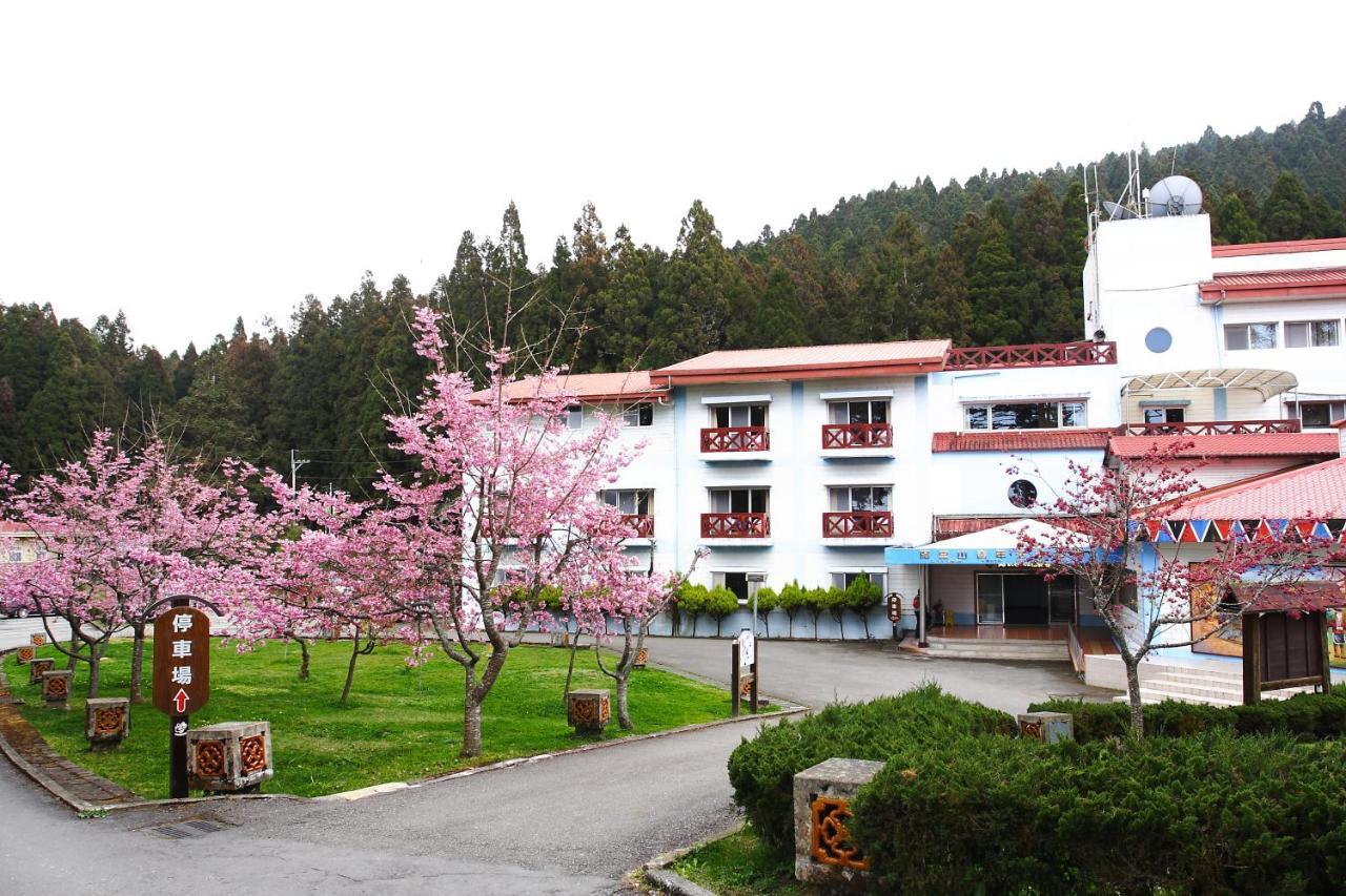 อลิซาน ยูธ แอคทิวิตี้ เซ็นเตอร์ Hotel จงเจิ้ง ภายนอก รูปภาพ