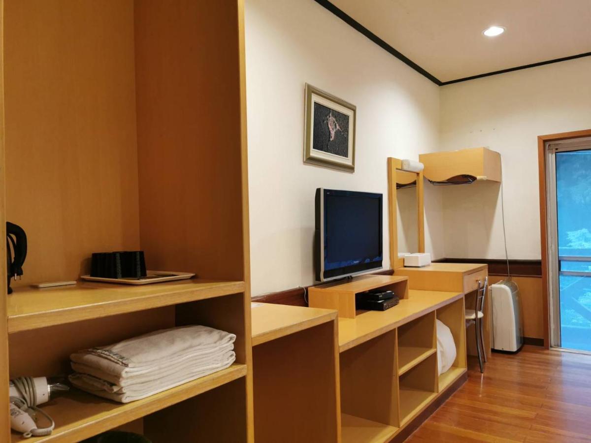 อลิซาน ยูธ แอคทิวิตี้ เซ็นเตอร์ Hotel จงเจิ้ง ภายนอก รูปภาพ
